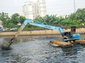 Jakbar Gerak Cepat! Kali Mookervart Dikeruk Demi Bebas Banjir Jakbar Gerak Cepat! Kali Mookervart Dikeruk Demi Bebas Banjir