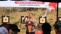 Sambut HUT Bhayangkara, Polisi Kota Kediri Gelar Lomba Menembak