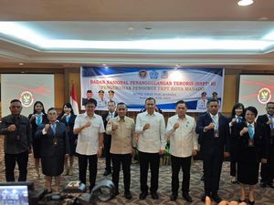 Cegah Penyebaran Paham Radikalisme, BNPT Kukuhkan Pengurus FKPT Manado Cegah Penyebaran Paham Radikalisme, BNPT Kukuhkan Pengurus FKPT Manado