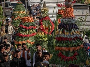 Khidmat Kirab Grebeg Sura Girikusumo Sambut Tahun Baru Islam di Demak