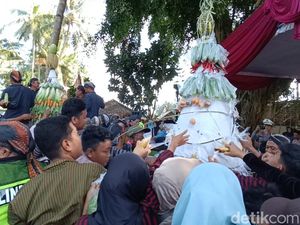 Malam 1 Suro, 16 Orang Akan Diruwat di Gunung Lanang Kulon Progo Malam 1 Suro, 16 Orang Akan Diruwat di Gunung Lanang Kulon Progo