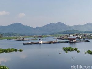 Air Lindi TPA Sarimukti Diduga Bikin Ikan Waduk Cirata Tercemar Air Lindi TPA Sarimukti Diduga Bikin Ikan Waduk Cirata Tercemar