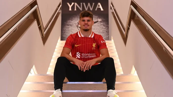 Liverpool menuntaskan transfer Milos Kerkez dari Bournemouth, Kamis (26/6/2025). Merseyside Merah kabarnya menebus sang pemain seharga 40 juta pound sterling (RP 891 miliar).