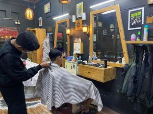 DANA Bisnis Bantu Odysen Barbershop Rapi Kelola Transaksi & Ekspansi DANA Bisnis Bantu Odysen Barbershop Rapi Kelola Transaksi & Ekspansi