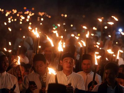 Pawai Obor Sambut Tahun Baru Islam di Berbagai Daerah