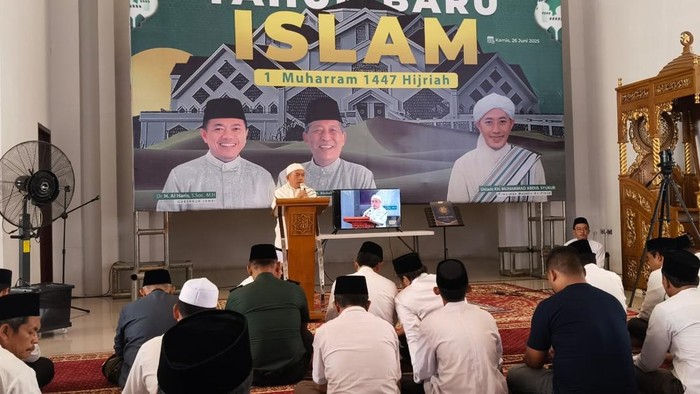 Pemprov Jambi menggelar doa bareng dalam menyambut malam pergeseran Tahun Baru Islam Pemprov Jambi menggelar doa bareng dalam menyambut malam pergeseran Tahun Baru Islam