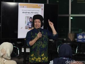 Andrea Hirata Ngobrolin Menulis Kreatif di Kantor detikcom Andrea Hirata Ngobrolin Menulis Kreatif di Kantor detikcom