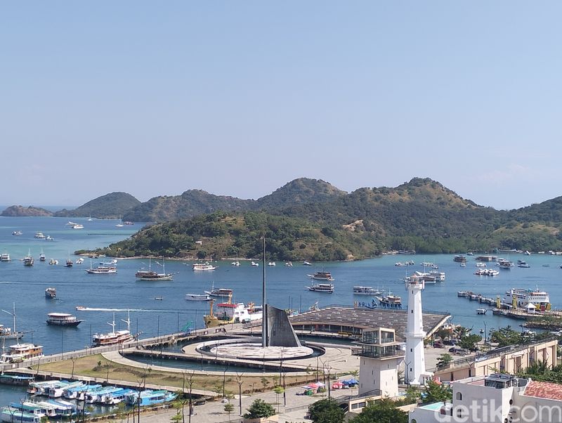 Kapal-kapal wisata di perairan Labuan Bajo yang digunakan wisatawan kala berkunjung ke Taman Nasional Komodo, Manggarai Barat, NTT.