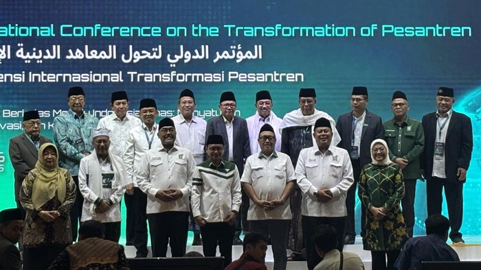 PKB menutup program International Conference on the Transformation of Pesantren (ICTP) atau Konferensi Internasional Transformasi Pesantren di Hotel Sudirman Sahid, Jakarta Pusat, Kamis (26/6/2025).