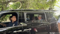 Jokowi soal Tak Daftar Caketum PSI: Lebih Baik yang Muda Saja