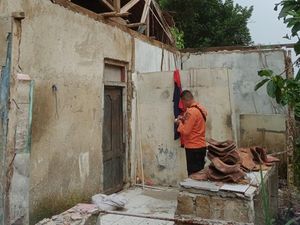Belasan Rumah di Bogor Rusak Imbas Hujan Deras dan Angin Kencang