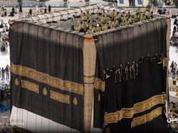 Disebut Dalam File Epstein, Apa Itu Kiswah Kabah?