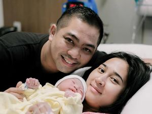 Ade Govinda Dikaruniai Anak Pertama, Indi Arisa Berjuang 24 Jam Ade Govinda Dikaruniai Anak Pertama, Indi Arisa Berjuang 24 Jam