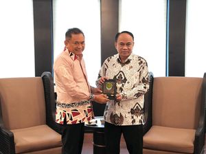 Bupati Bengkulu Tengah Sambangi Mendes, Laporkan Kopdes Merah Putih Bupati Bengkulu Tengah Sambangi Mendes, Laporkan Kopdes Merah Putih