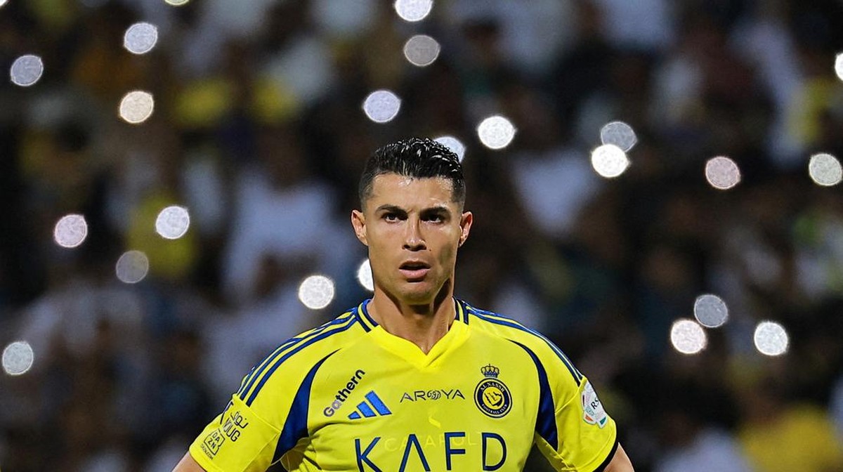 Cristiano Ronaldo merasa belum saatnya untuk pensiun (REUTERS/Stringer)