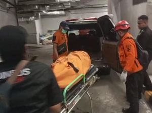 Pria 34 Tahun Tewas Usai Jatuh dari Lantai 5 Tunjungan Plaza Surabaya Pria 34 Tahun Tewas Usai Jatuh dari Lantai 5 Tunjungan Plaza Surabaya