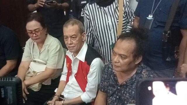 Berita Viral Selebriti dari InsertLive : Kuasa Hukum Fariz RM Kritik Tuntutan JPU: Usulkan Rehabilitasi, Bukan Penjara