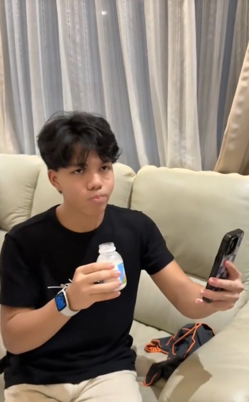Gen Halilintar minum susu putih saat 1 Muharram