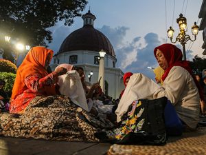 Kota Lama Semarang Semarak, Puluhan Warga Ikut Gerakan Belajar Membatik Kota Lama Semarang Semarak, Puluhan Warga Ikut Gerakan Belajar Membatik