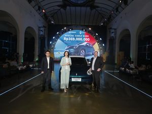 GWM Luncurkan Mobil Listrik Gaya Retro-Futuristik ORA 03, Harga Rp 379 Juta