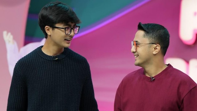 Highlight Dunia Hiburan InsertLive : Terapkan Didikan Zaman Dulu ke Anak, Hengky Kurniawan: Kalau Gak Disiplin, Ya Tergantikan