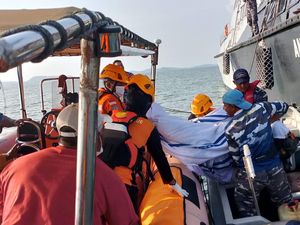 3 Korban Kapal Tenggelam di Batam Ditemukan Tewas 3 Korban Kapal Tenggelam di Batam Ditemukan Tewas