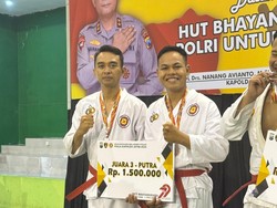 2 Atlet Polres Batu Raih Juara Kompetisi Bela Diri Kapolda Jatim Cup 2025