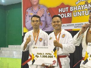 2 Atlet Polres Batu Raih Juara Kompetisi Bela Diri Kapolda Jatim Cup 2025 2 Atlet Polres Batu Raih Juara Kompetisi Bela Diri Kapolda Jatim Cup 2025