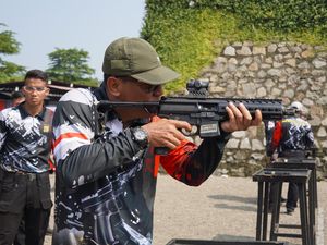 Kejuaraan Menembak Kapolda Cup Polda Metro Ramaikan HUT Bhayangkara ke-79