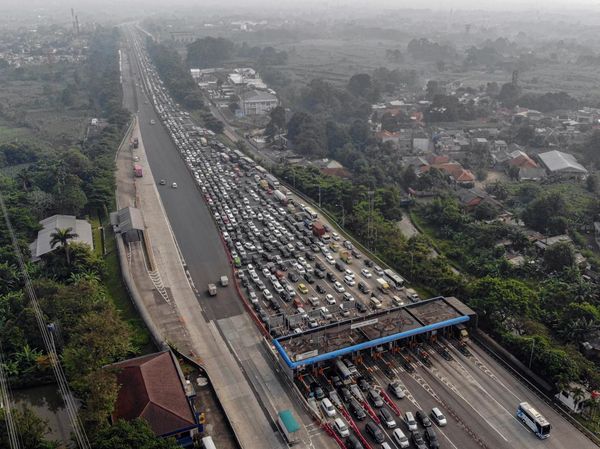 Kepadatan Kendaraan Jalur Puncak Bogor Libur Tahun Baru Islam