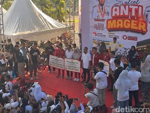 Pemprov Sulsel Serahkan Bonus Atlet Peraih Medali PON Rp 6,75 Miliar Pemprov Sulsel Serahkan Bonus Atlet Peraih Medali PON Rp 6,75 Miliar