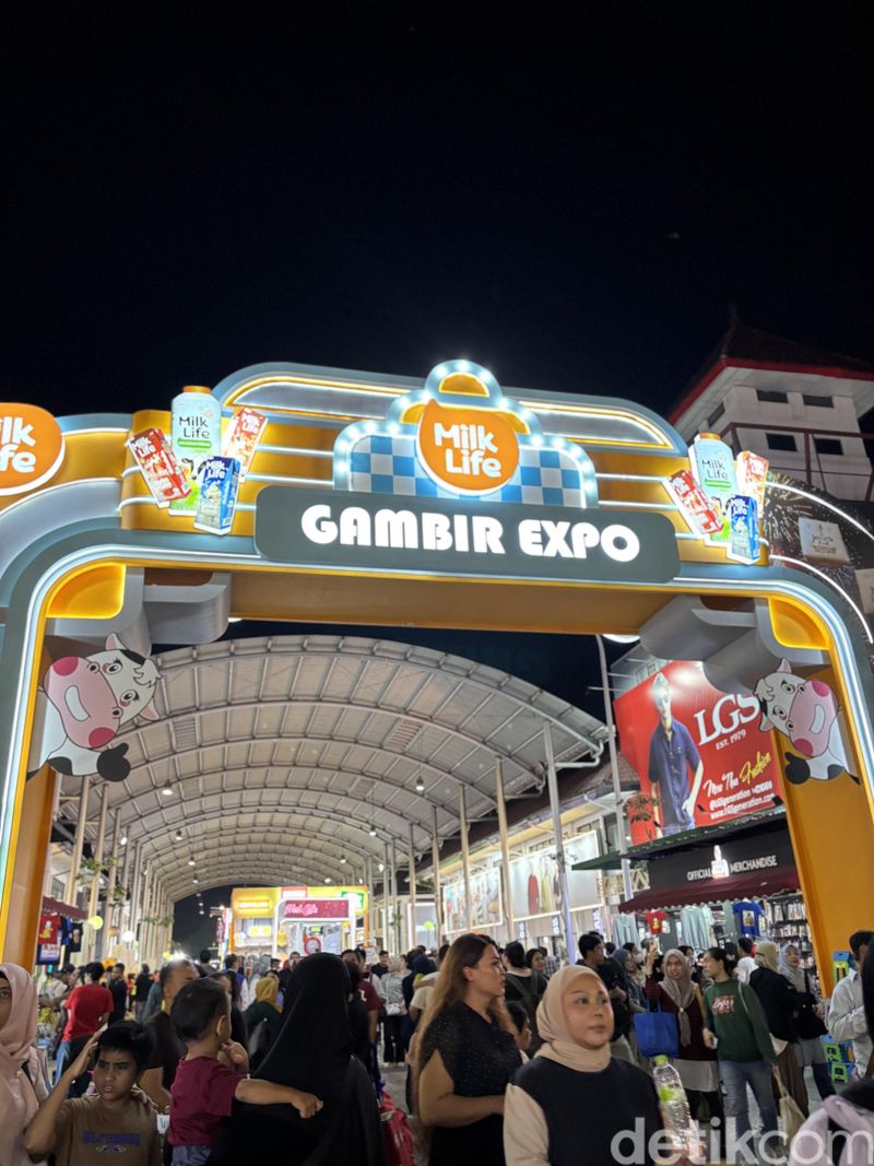 Tenant kuliner viral di PRJ 2025.