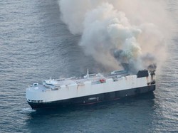 Takut Terbakar di Tengah Laut, Raksasa Logistik AS Ini Tolak Angkut Mobil Listrik