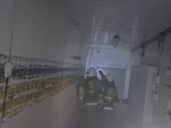 Kebakaran Pabrik Makanan Cepat Saji di Jaktim Diduga dari Percikan Las