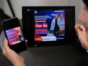 Perkuat Pengalaman Roaming, Telkomsel Luncurkan 2 Paket RoaMAX Terbaru Perkuat Pengalaman Roaming, Telkomsel Luncurkan 2 Paket RoaMAX Terbaru