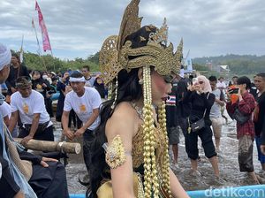 Misteri Nyi Roro Kidul di Pangandaran: Antara Legenda dan Simbol Budaya Misteri Nyi Roro Kidul di Pangandaran: Antara Legenda dan Simbol Budaya