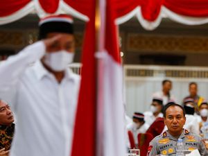 34 Anggota Anshor Daulah di Riau Lepas Baiat dan Ikrar Setia NKRI 34 Anggota Anshor Daulah di Riau Lepas Baiat dan Ikrar Setia NKRI