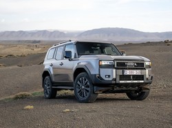 Sangar tapi Irit! Toyota Land Cruiser Hybrid Resmi Meluncur