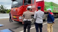 Pemerintah Wacanakan Denda Tiga Kali Lipat buat Pelanggar Truk ODOL