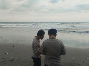 Warga Bogor Hilang Usai Terseret Ombak di Pantai Sunset Sukabumi Warga Bogor Hilang Usai Terseret Ombak di Pantai Sunset Sukabumi