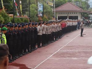 Ribuan Tim Gabungan Amankan Pengesahan Warga PSHT di Trenggalek Ribuan Tim Gabungan Amankan Pengesahan Warga PSHT di Trenggalek