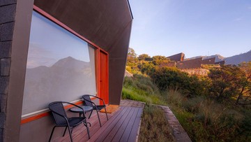 Artotel Cabin Bromo: Sunrise Magis, Penginapan Unik Memukau.