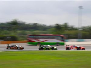 Sensasi Mengitari Sirkuit Sepang Sembari Dikelilingi Mobil SuperGT Wara-wiri Sensasi Mengitari Sirkuit Sepang Sembari Dikelilingi Mobil SuperGT Wara-wiri