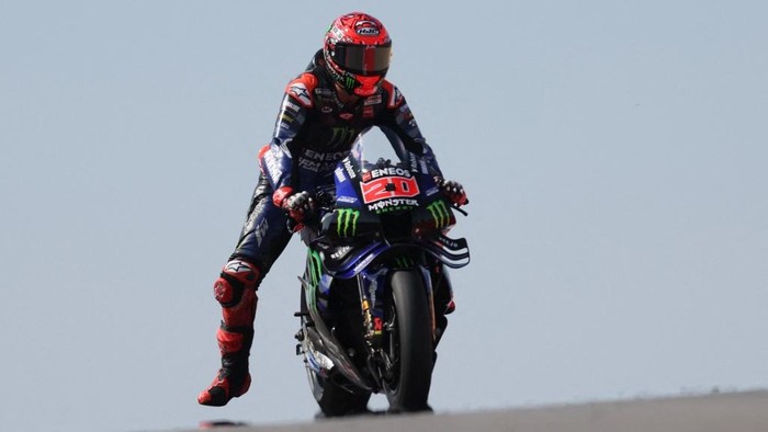 Rider tim Monster Energy Yamaha, Fabio Quartararo. (Foto: AFP/LLUIS GENE) Rider tim Monster Energy Yamaha, Fabio Quartararo. (Foto: AFP/LLUIS GENE)