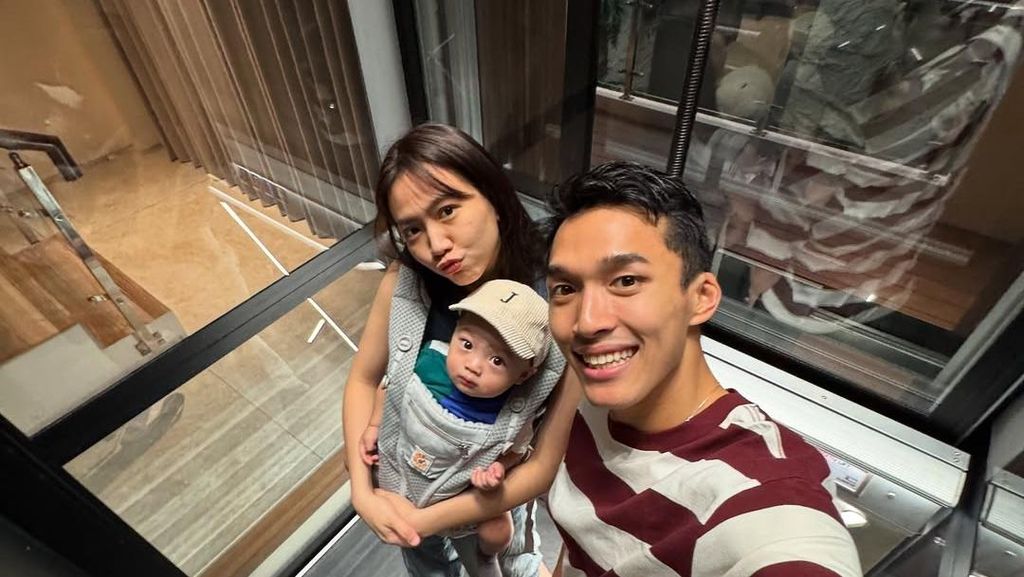 Shanju Ultah ke-27, Jonatan Christie: Sejak Kamu Hadir Hidupku Berubah Shanju Ultah ke-27, Jonatan Christie: Sejak Kamu Hadir Hidupku Berubah