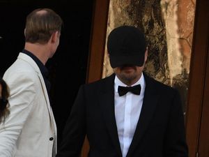 Foto: Gaya di Luar Nalar Leonardo DiCaprio di Pernikahan Mewah Jeff Bezos Foto: Gaya di Luar Nalar Leonardo DiCaprio di Pernikahan Mewah Jeff Bezos