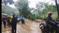 Sempat Tertimbun Longsor, Jalur Tasik-Garut Sudah bisa Dilintasi