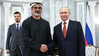 Momen Jabat Tangan Erat Putin & Putra Mahkota Abu Dhabi di Belarus