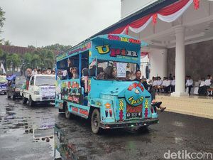 Momen Langka Ribuan Warga Masuk ke Pendopo Bupati Ciamis Momen Langka Ribuan Warga Masuk ke Pendopo Bupati Ciamis