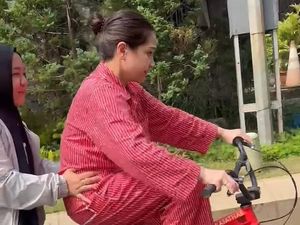 Saat Nagita Slavina Belajar Sepeda, Disemangati Para Karyawan